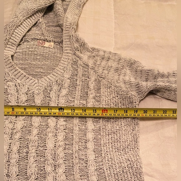SO Cable knit V neck hooded sweater size Small super cute - Picture 7 of 8